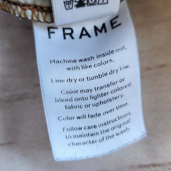 Frame "Le Sylvie Slender Straight" High Rise Distressed Jean | Women's Size 32 - Picture 10 of 12